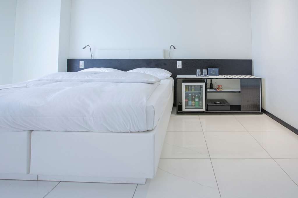 Residence Thessoni Home Zurich -Self Checkin -No Restaurants-Short&Longstay Regensdorf Værelse billede